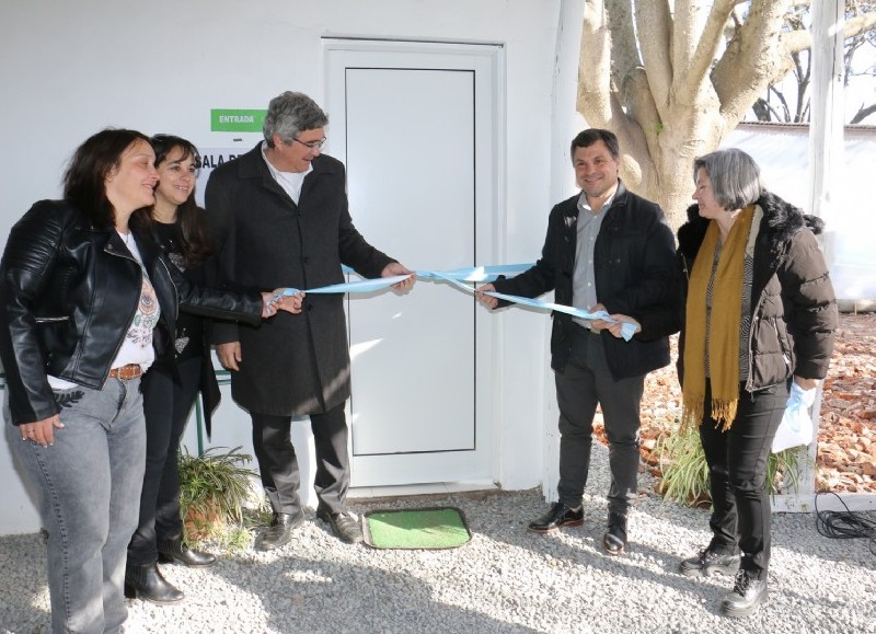 La ceremonia del corte de cintas.