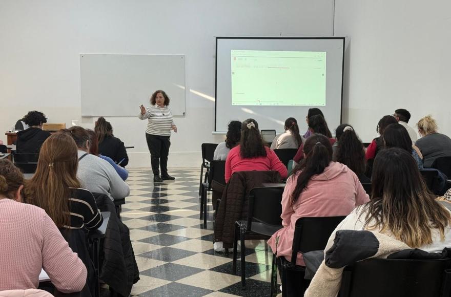 Comenzaron las clases de la Diplomatura Universitaria en Gerontología y Cuidados.