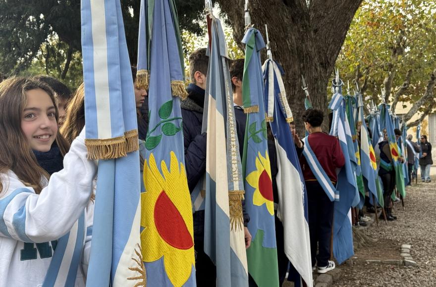 San Andrés de Giles conmemoró el 216° aniversario de la Revolución de Mayo con un emotivo acto