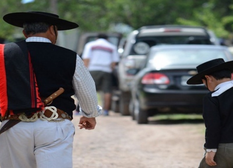 La Municipalidad de San Andrés de Giles informó que se avecinan las Fiestas Patronales de Villa Ruíz, donde invitan a toda la familia.