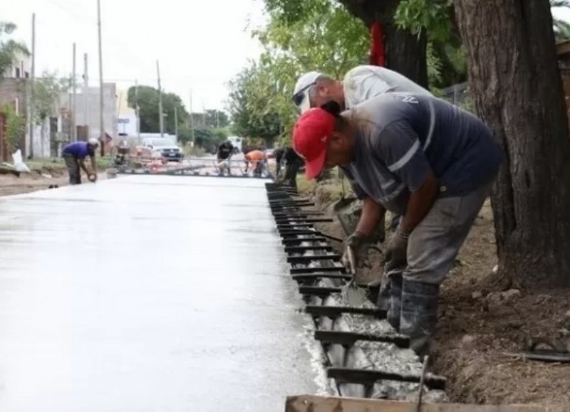 Se trata del plan para hormigonar 26 cuadras en el distrito.