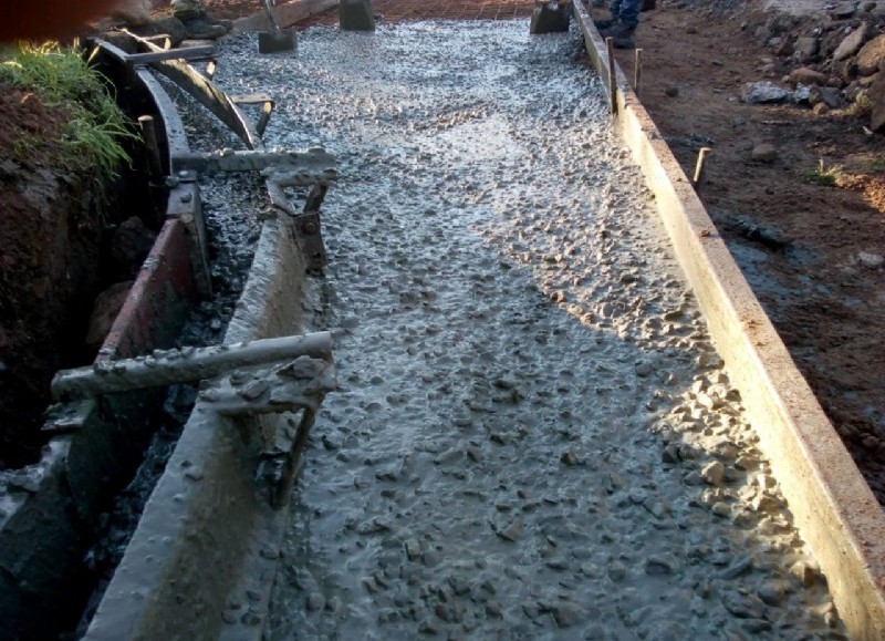 Construido en hormigón armado.