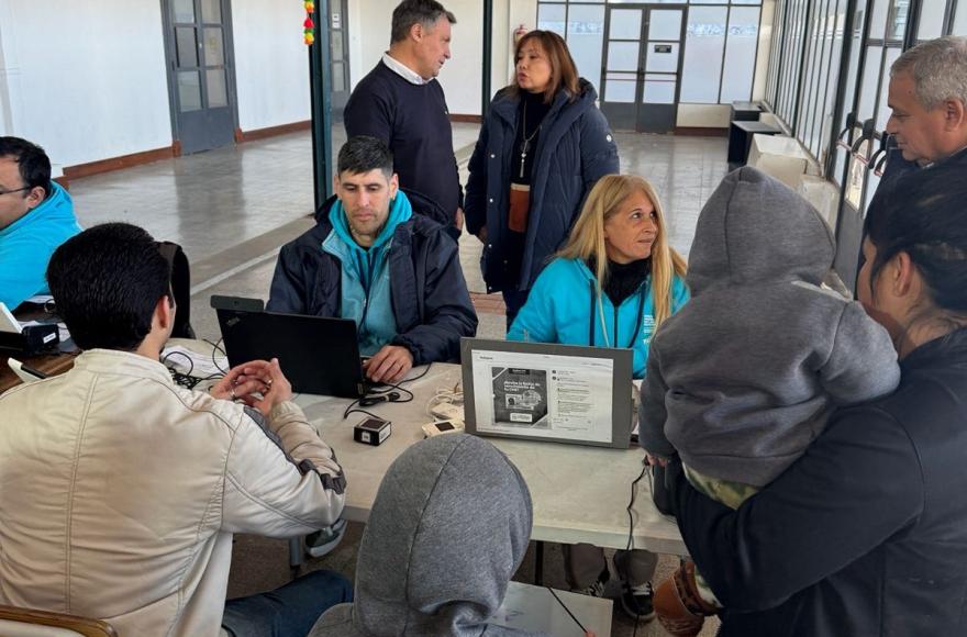 Operativo integral de documentaci&oacute;n: cientos de vecinos realizaron tr&aacute;mites gratuitos