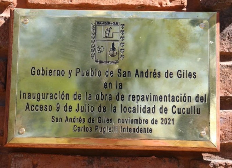 Placa para la posteridad.