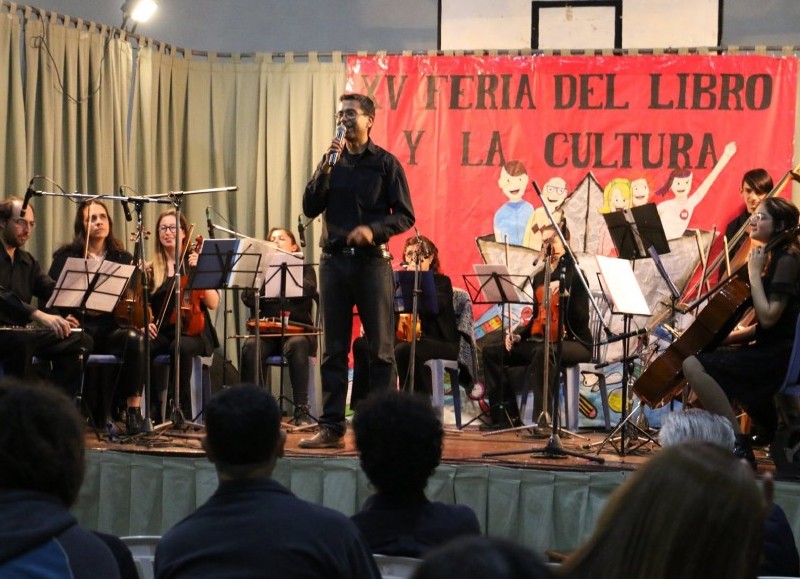 Orquesta "Entre Soles y Bemoles".
