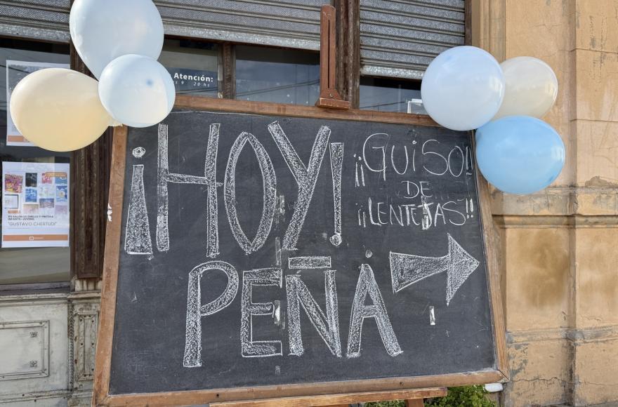 Más de 400 estudiantes prometieron lealtad a la bandera nacional