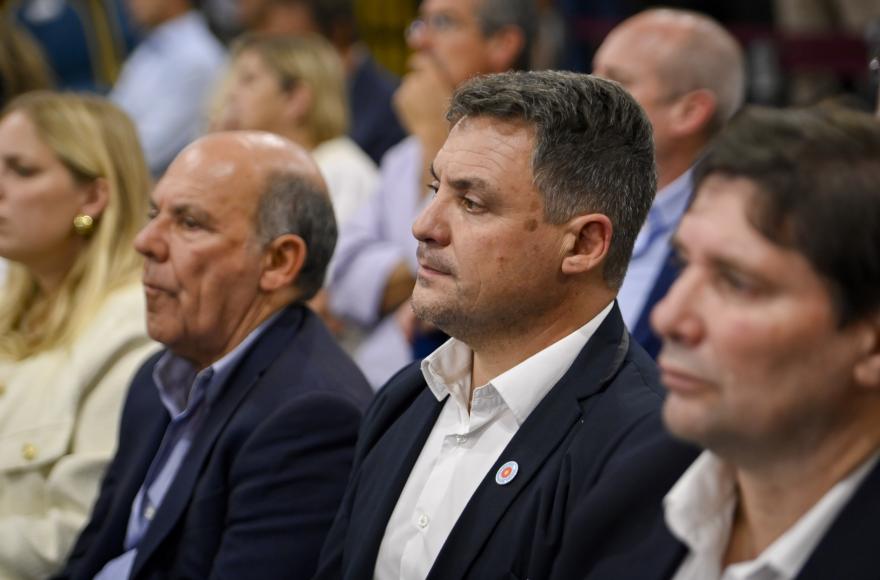 Gesualdi estuvo presente en el encuentro provincial de intendentes