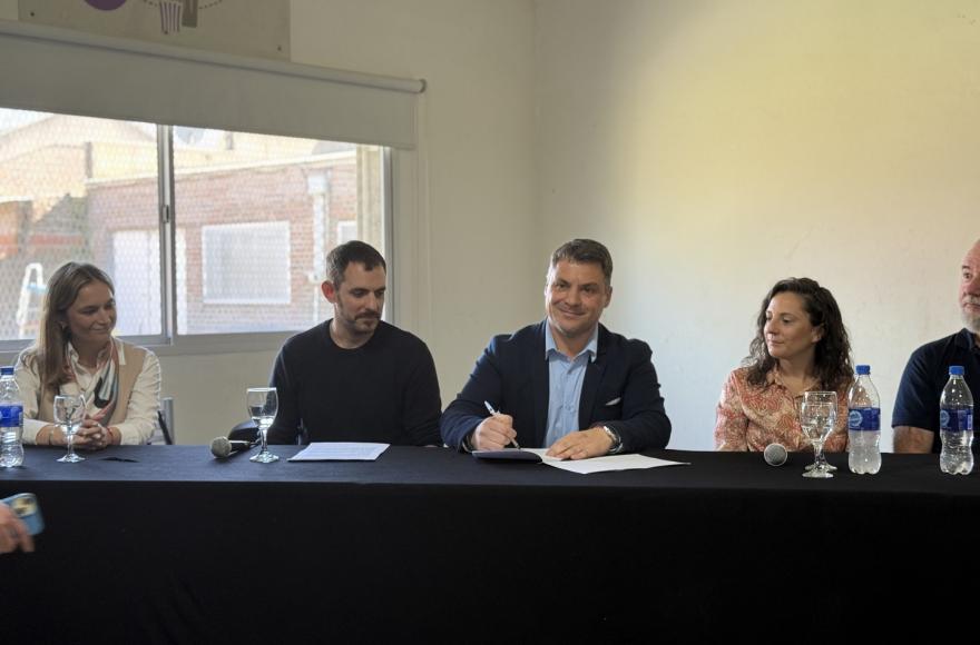 También se firmó el convenio para la implementación del Programa de Salud Bonaerense.