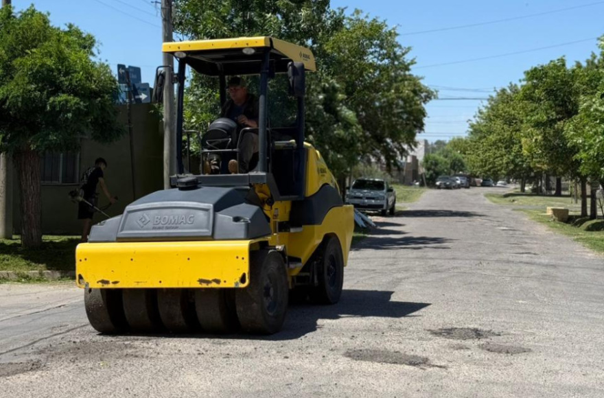 Avanzan las tareas de bacheo en distintos puntos de la ciudad.