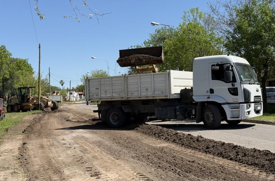 El objetivo es que el agua no quede estancada en el asfalto en días de lluvia.