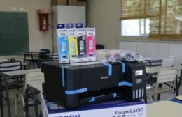 Equipamiento para la escuela secundaria de Villa Ruiz