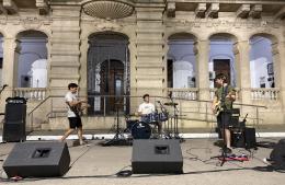 FeriArte fue todo un éxito a pura música y con feriantes locales