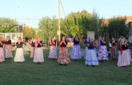 El Barrio La Flor tuvo una jornada a plena música y danza