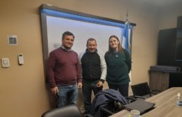El intendente Miguel Gesualdi y la secretaria de Gobierno Verónica Di Tata se reunieron con Guillermo Calviño, subsecretario con injerencia en el Interior del Ministerio de Seguridad de la provincia de Buenos Aires.