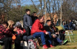 Azcuénaga tuvo un domingo al son del folklore