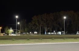 La rotonda de ingreso de Avenida Cámpora y ex Ruta 7 ya tiene luces LED