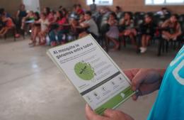 Charla de prevención contra el dengue y revisión de libretas sanitarias