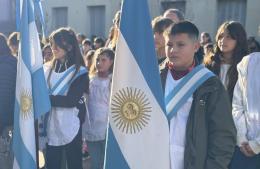Prometieron fidelidad a la bandera nacional 447 estudiantes