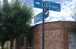 La calle Irigoyen tiene su señalización como mano única